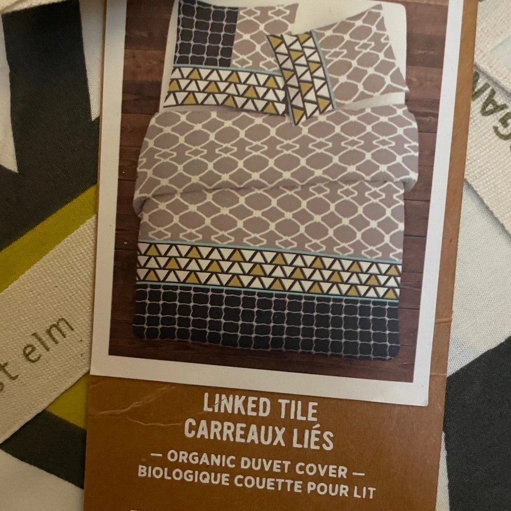 MWT West Elm Organic Geo Linked Tile Duvet Cover Yellow, Navy, Gray F/Q 2 Sham